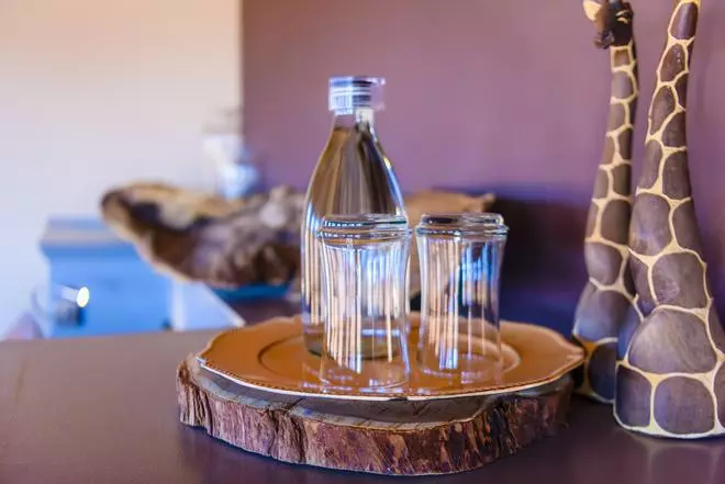 El truco de la botella de agua gratis en el hotel: apréndetelo para tu próximo viaje