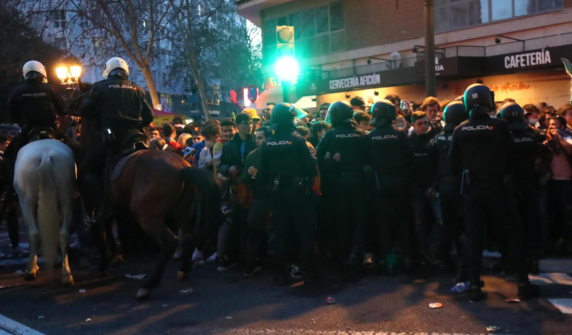 ¡Mestalla marcó el 1-0! Así fue el brutal recibimiento al Valencia CF en la Avenida Suecia