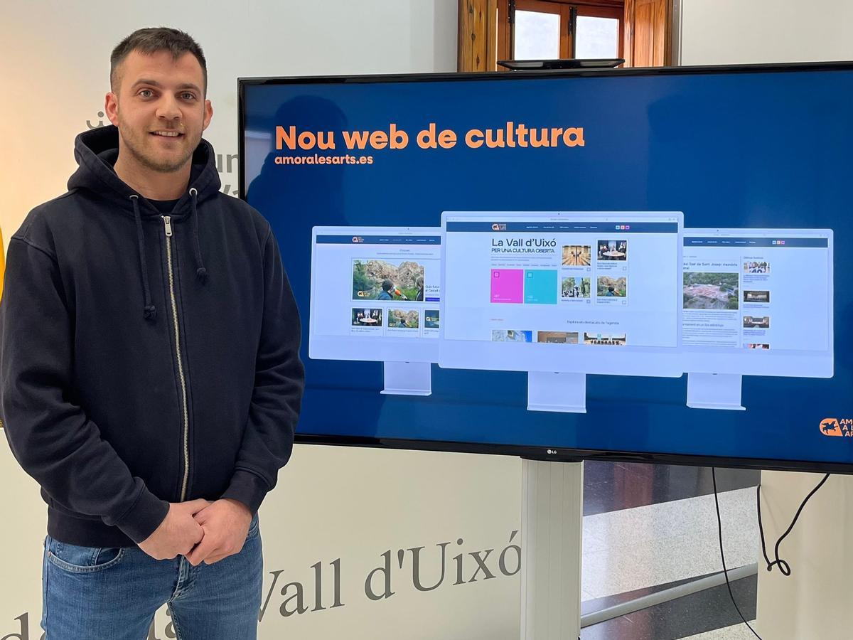 El edil de Cultura, Jorge Marqués, presentó la nueva web del área.