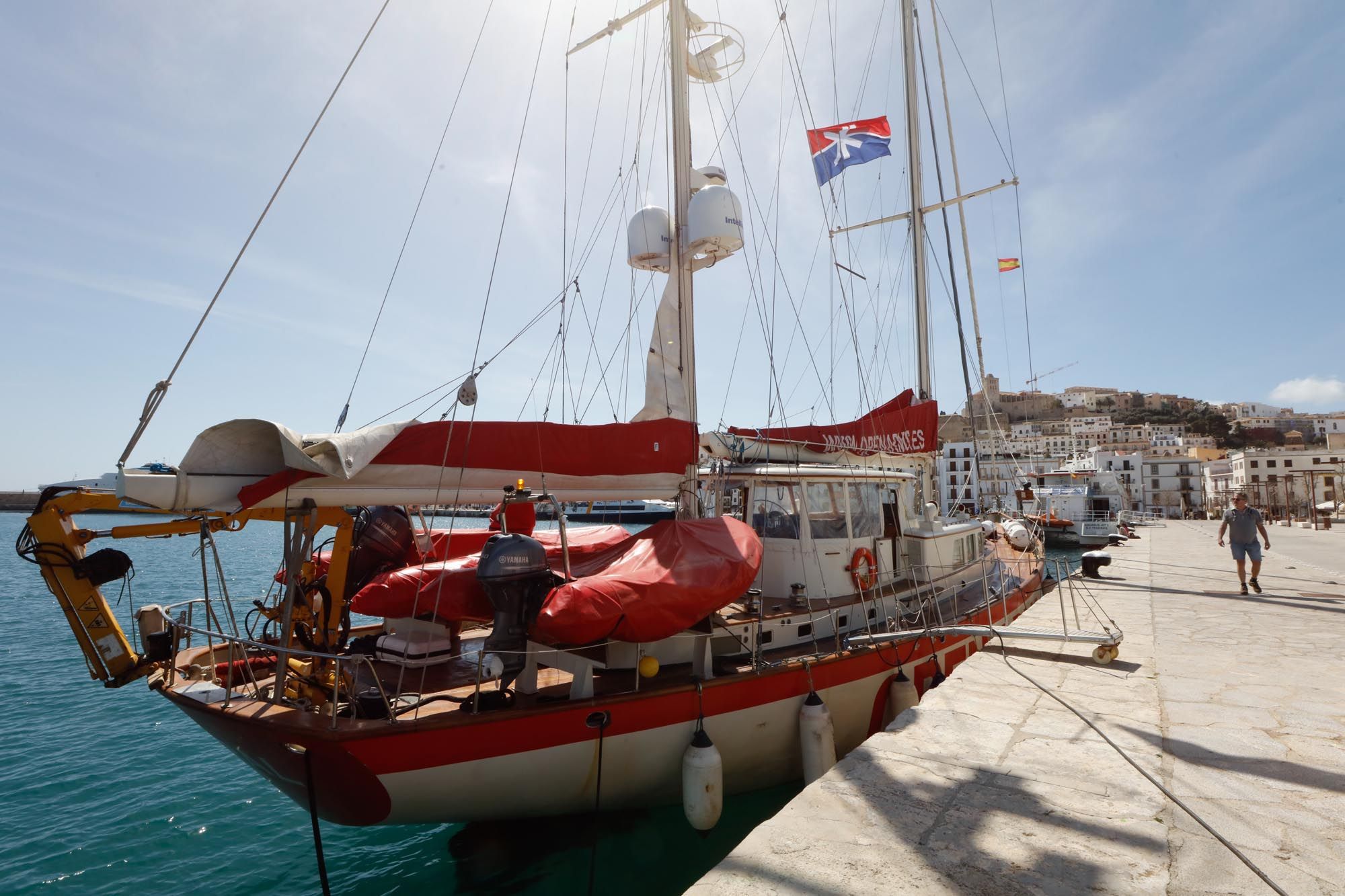 Puertas abiertas del Open Arms en el puerto de Ibiza