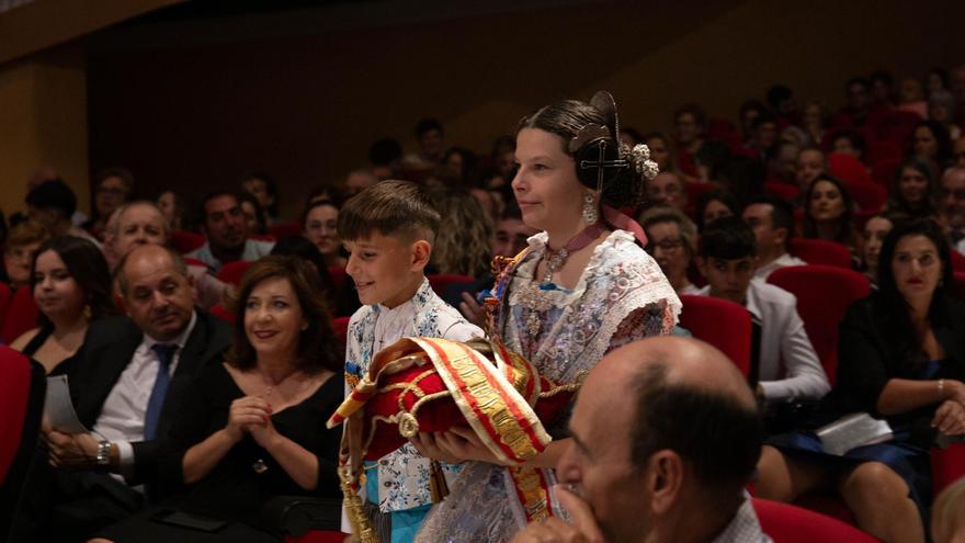 Cheste presenta a la Reina de la Vendimia en el 50 aniversario de la fiesta