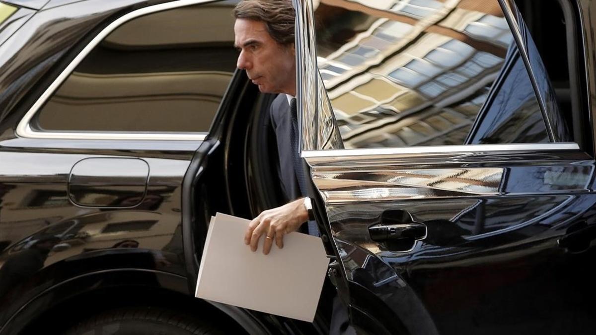 José María Aznar a su llegada a la conferencia de FAES en Madrid.