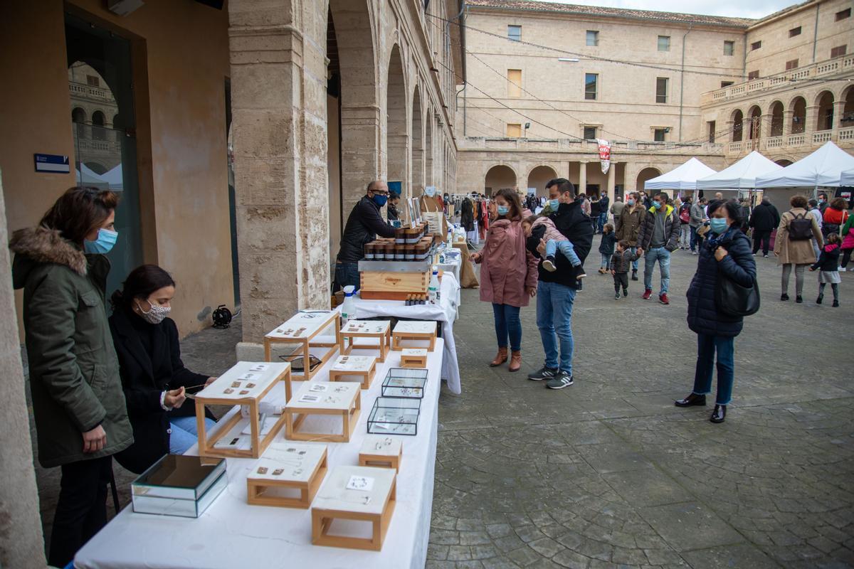 Artesanía y diseño en el Rata Market de Navidad