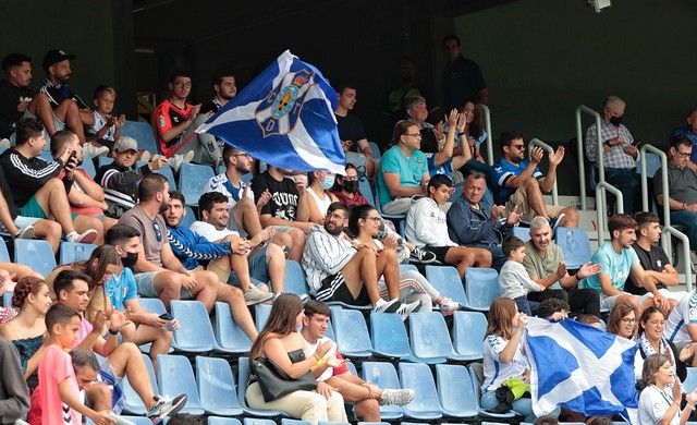 Entrenamiento del CD Tenerife a puerta abierta en el Heliodoro Rodríguez López