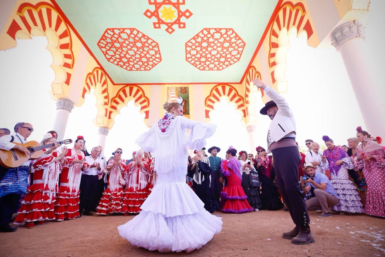 La Feria entra en calor con todas las mesas llenas