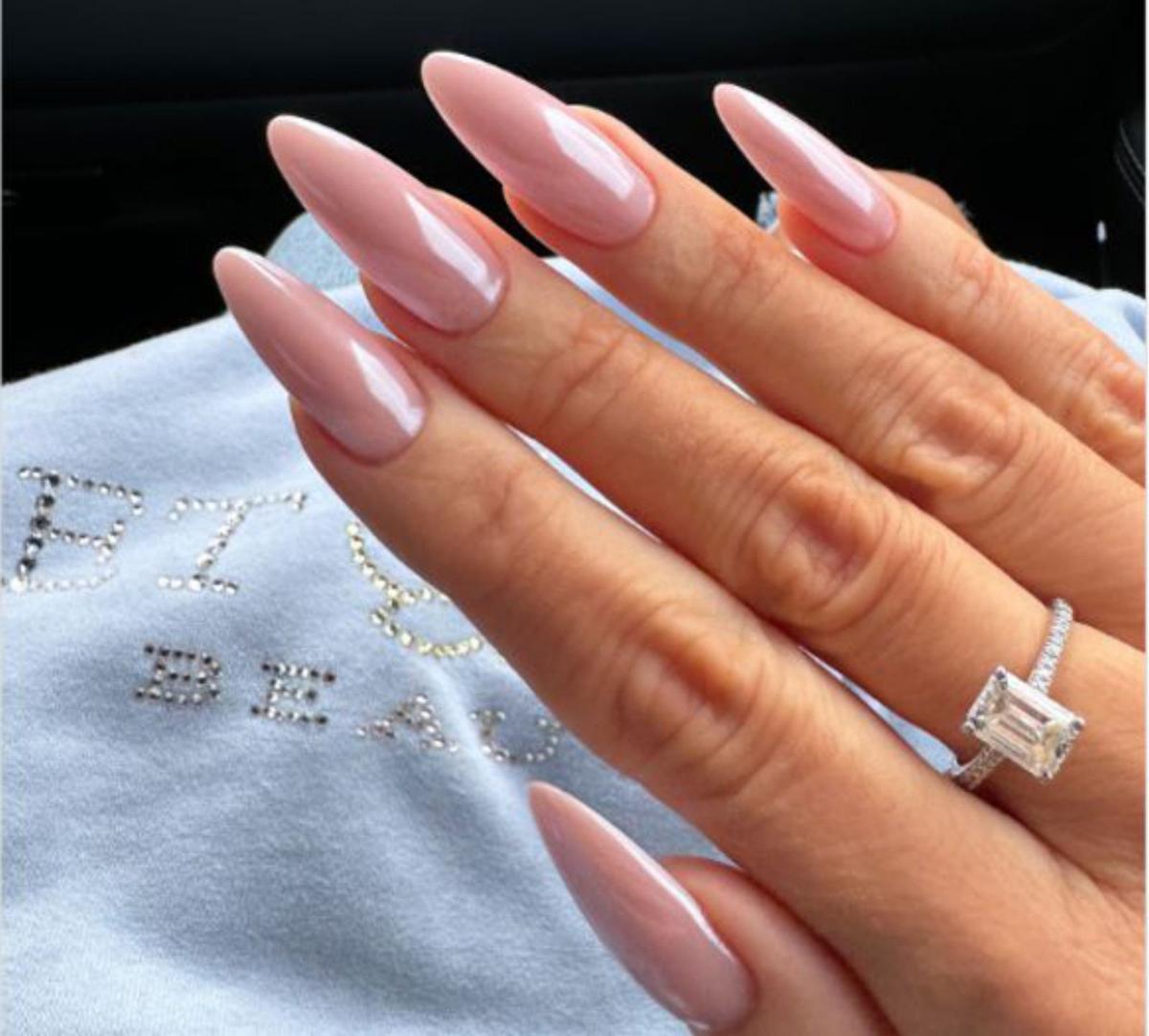 Manicura efecto cristal.