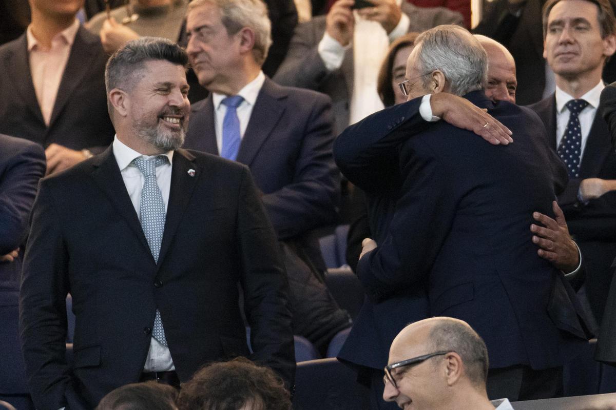 Bragarnik, sonriente, en el palco del Bernabéu