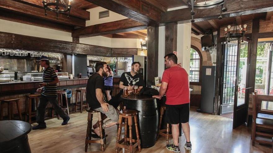 «El bar se va al garete sin una terraza cubierta en invierno»