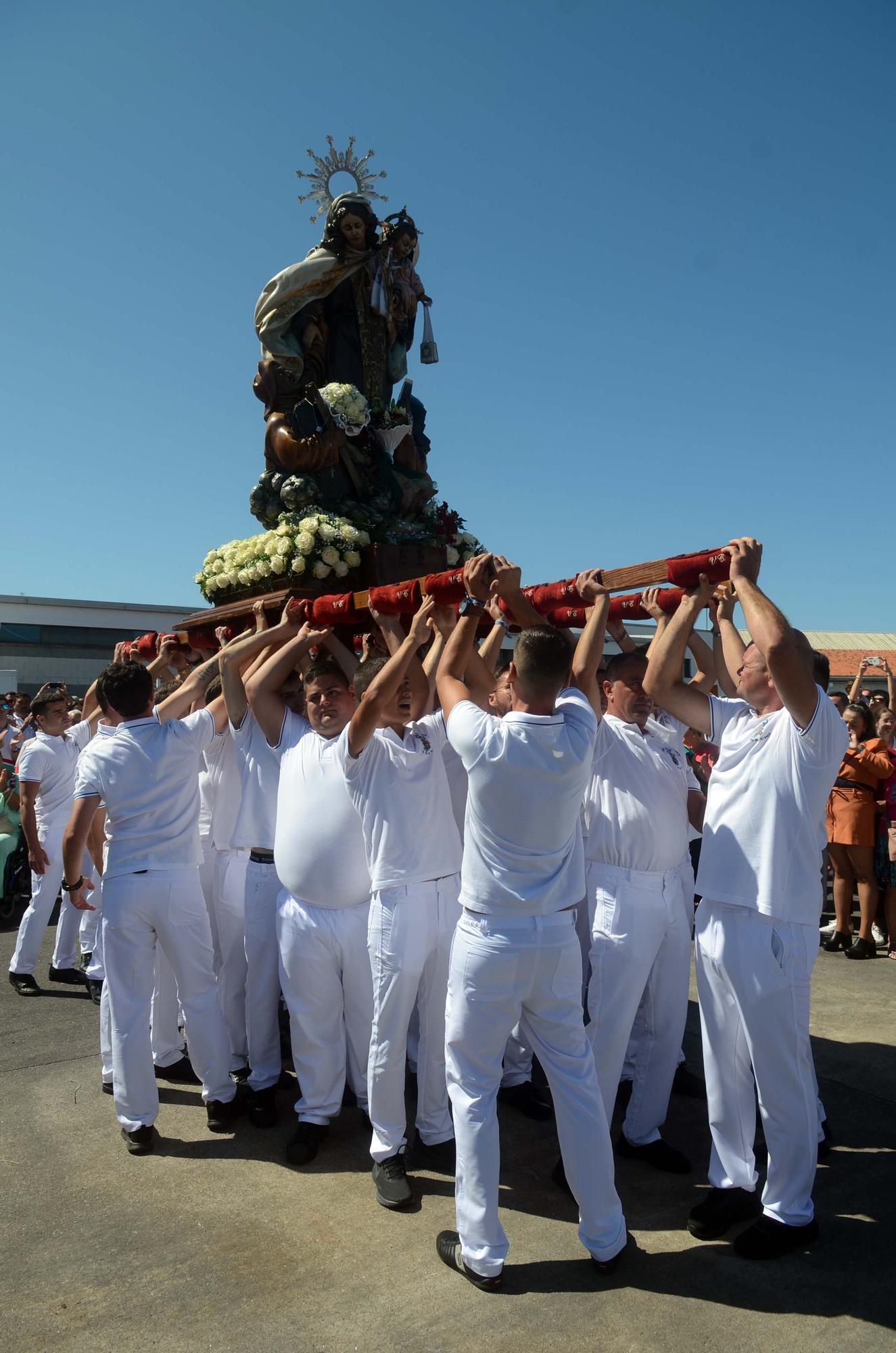 A Illa presume de fiestas del Carmen