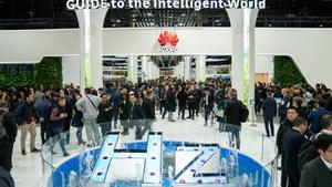 Stand del grupo tecnológico chino Huawei en el Mobile World Congress (MWC) 2023. 