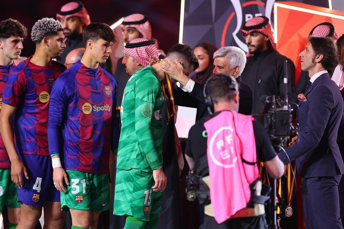El Real Madrid le gana la Supercopa al Barça