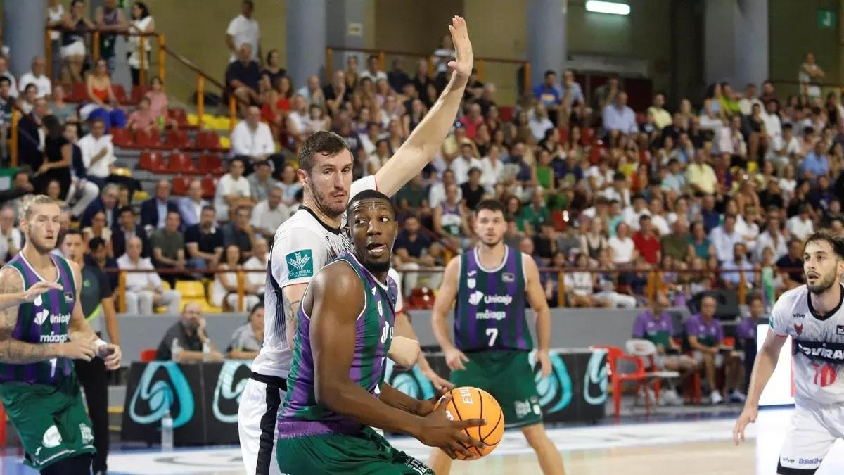Una jugada de la pasada edición de la Copa de Andalucía celebrada en Vista Alegre.