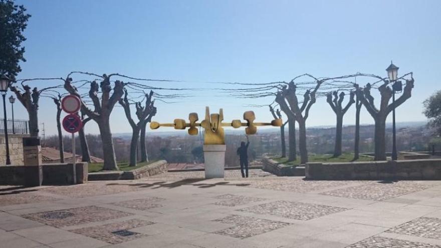 Simulación de la nueva ubicación de la obra en el mirador de la Plaza Claudio Moyano