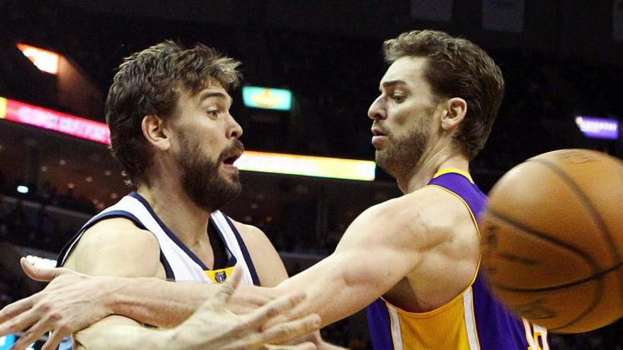 Marc y Pau Gasol lamentan no asistir a la ceremonia.