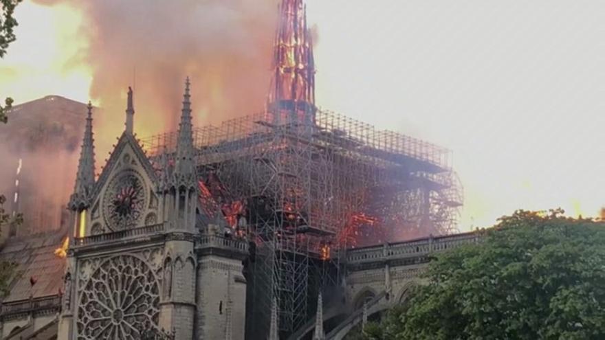 Incendio en la catedral de Notre Dame de París