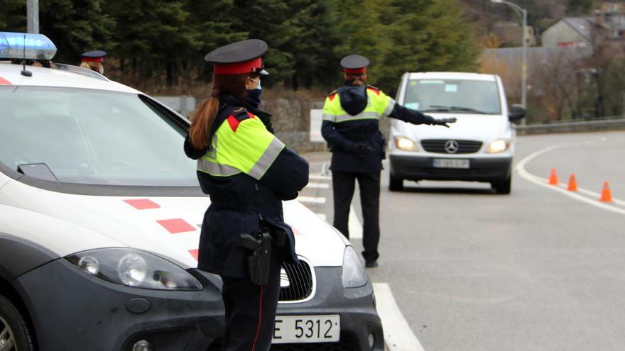 Els Mossos anuncien un desplegament a les carreteres per garantir el confinament municipal