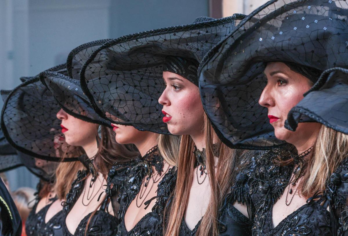 Así ha sido la procesión y traslado de San Antón a su ermita, último acto de las fiestas de Elda