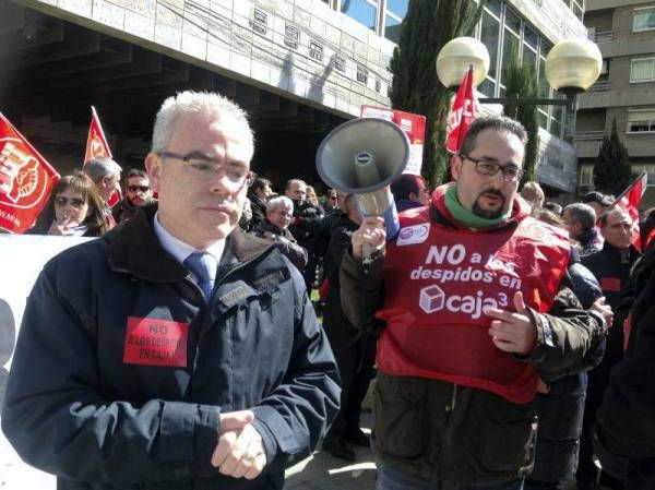 Fotogalería: Protesta de los trabajadores de Caja3 el primer día de huelga