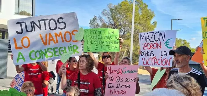 Los trabajadores de la residencia de mayores de Benidorm piden mejoras salariales