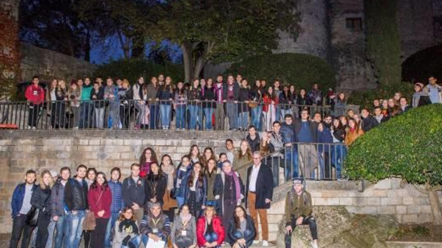 Universitaris europeus d&#039;Erasmus a la Girona de «Joc de trons»