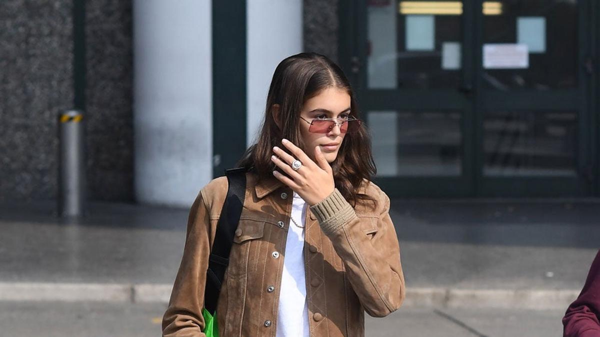 Kaia Gerber aterriza en Milán para la Semana de la Moda.