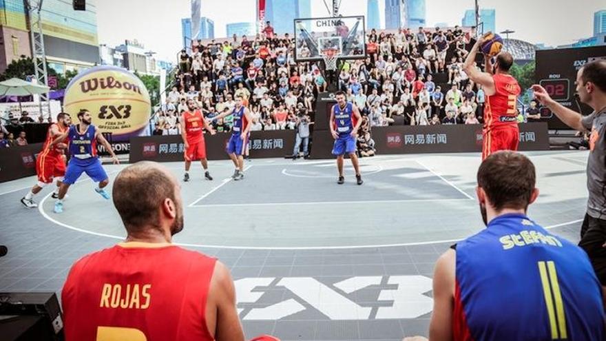 La selección española, compuesta por cuatro malagueños, se jugará hoy el Mundial 3x3.