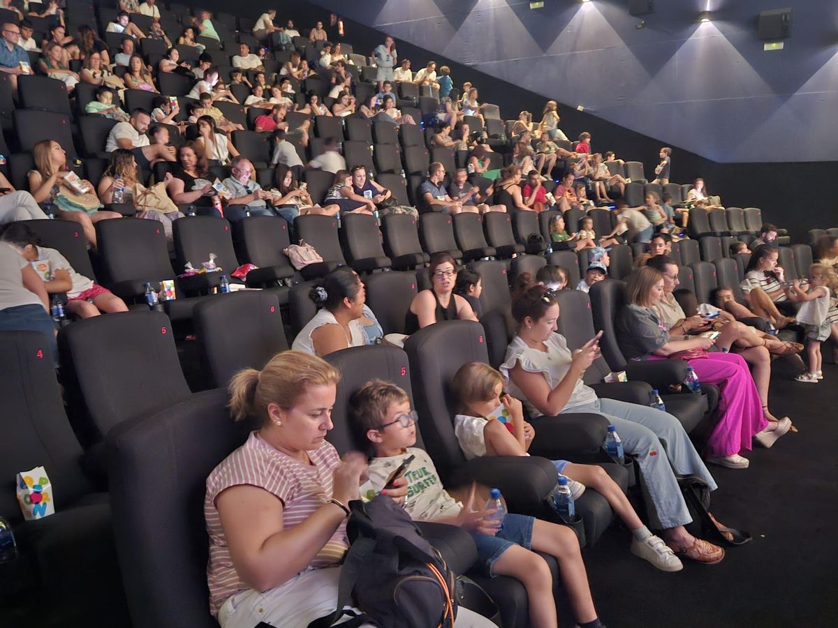 Los niños de la zona cero en el estreno de la nueva película de Santiago Segura