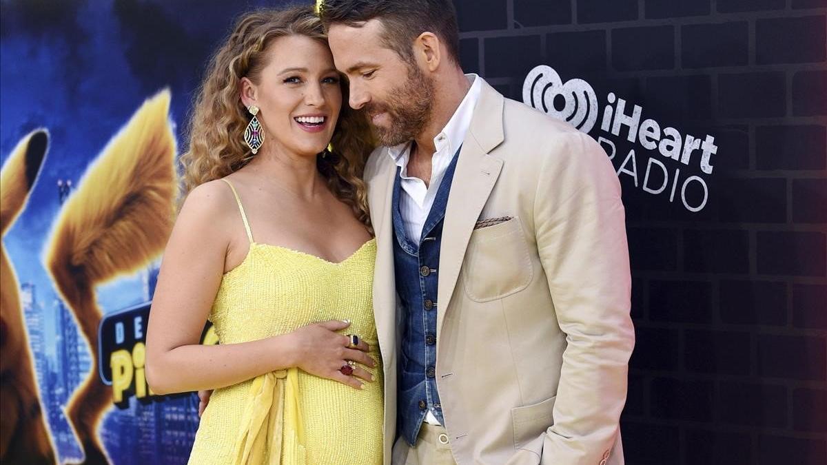lmmarco47994045 actor ryan reynolds  right  is joined by his pregnant wife  190503131442