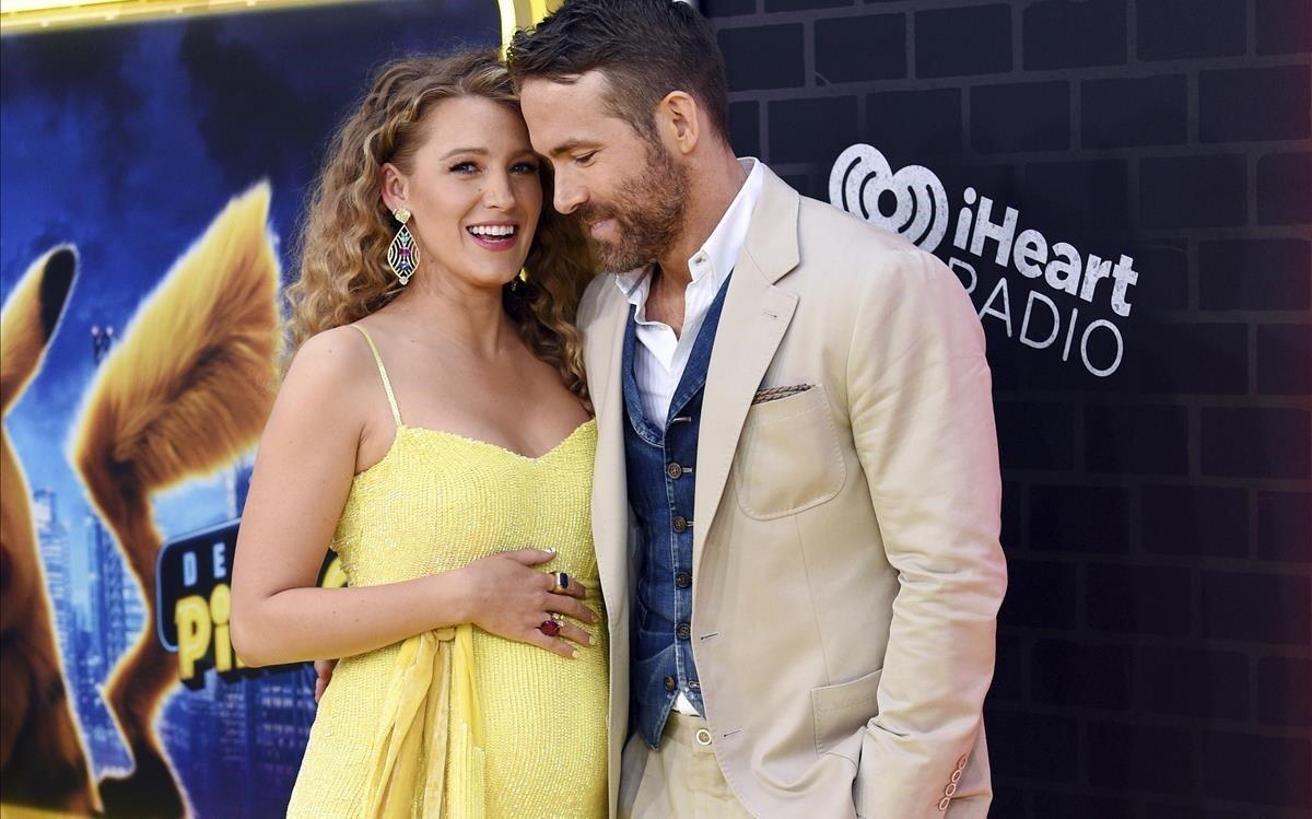 lmmarco47994045 actor ryan reynolds  right  is joined by his pregnant wife  190503131442