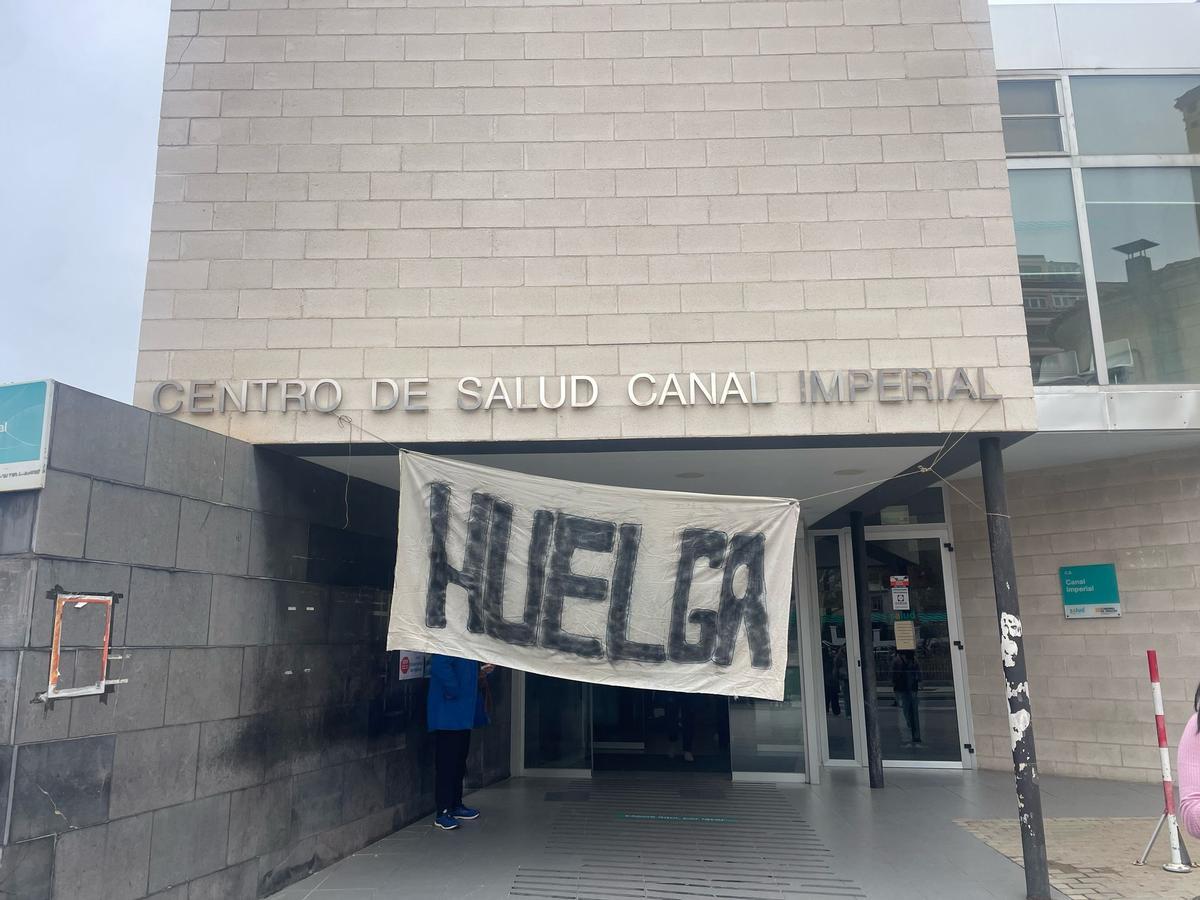 Jornada de huelga en los centros de salud de Zaragoza.