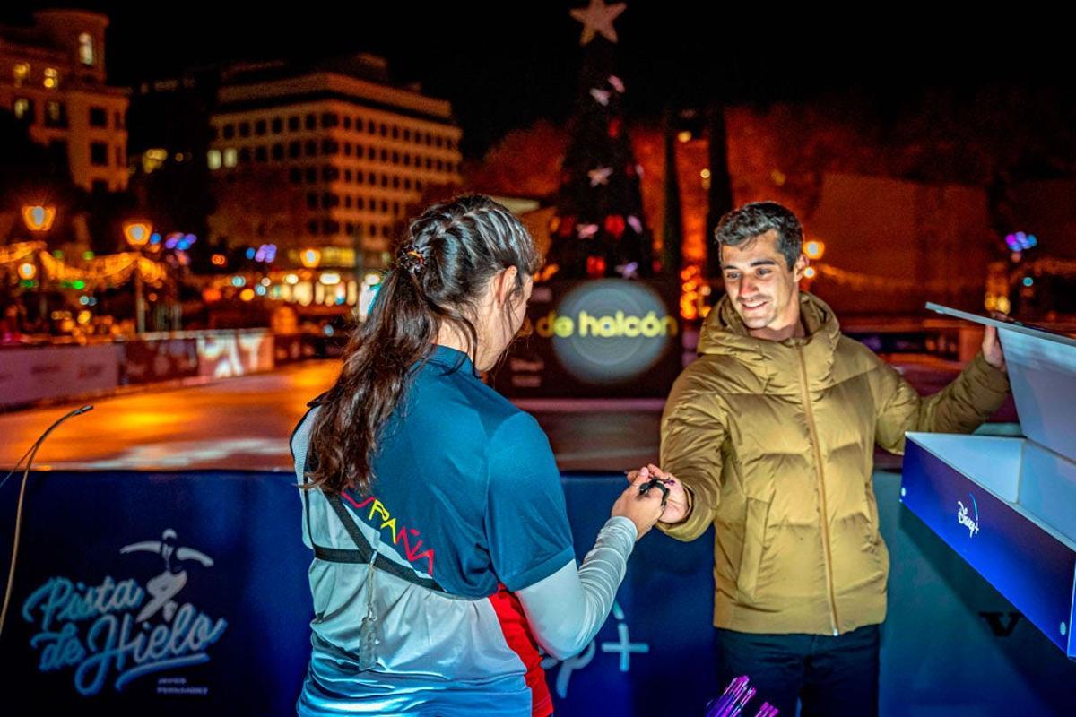 Disney+ celebra la apertura de la pista de hielo Javier Fernández Disney+ celebra la apertura de la pista de hielo Javier Fernández