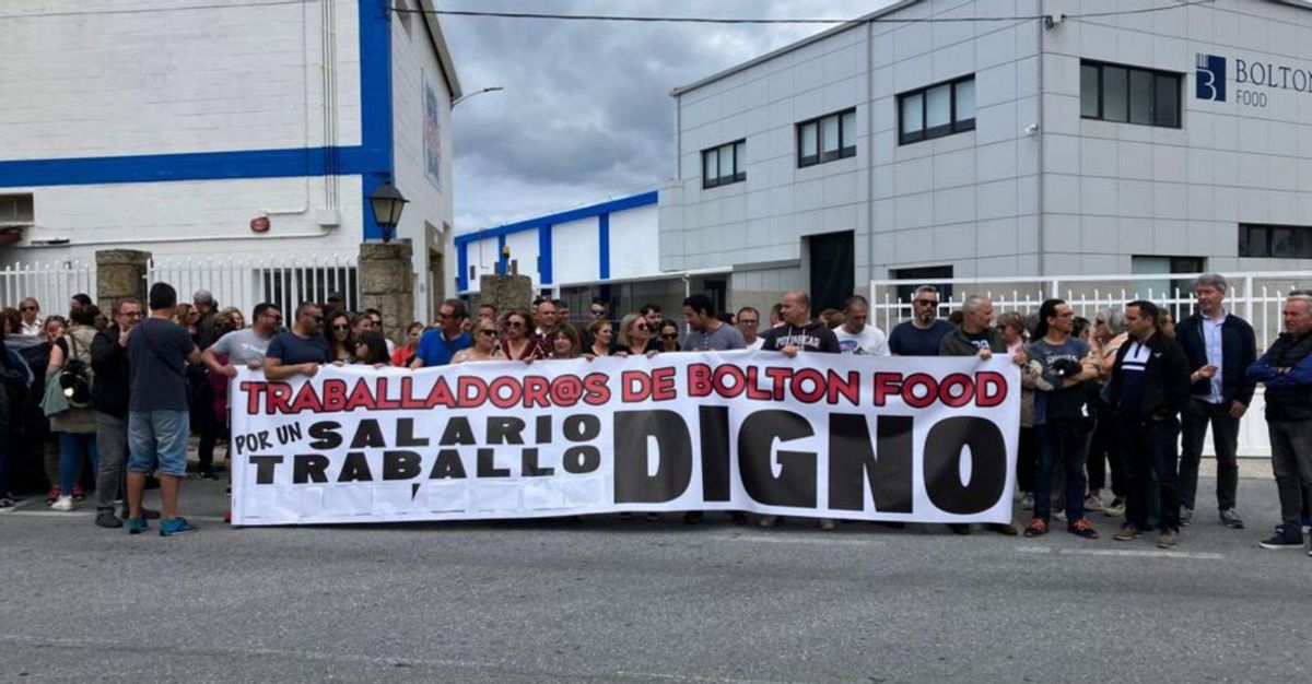 Una protesta laboral arropada por los políticos grovenses