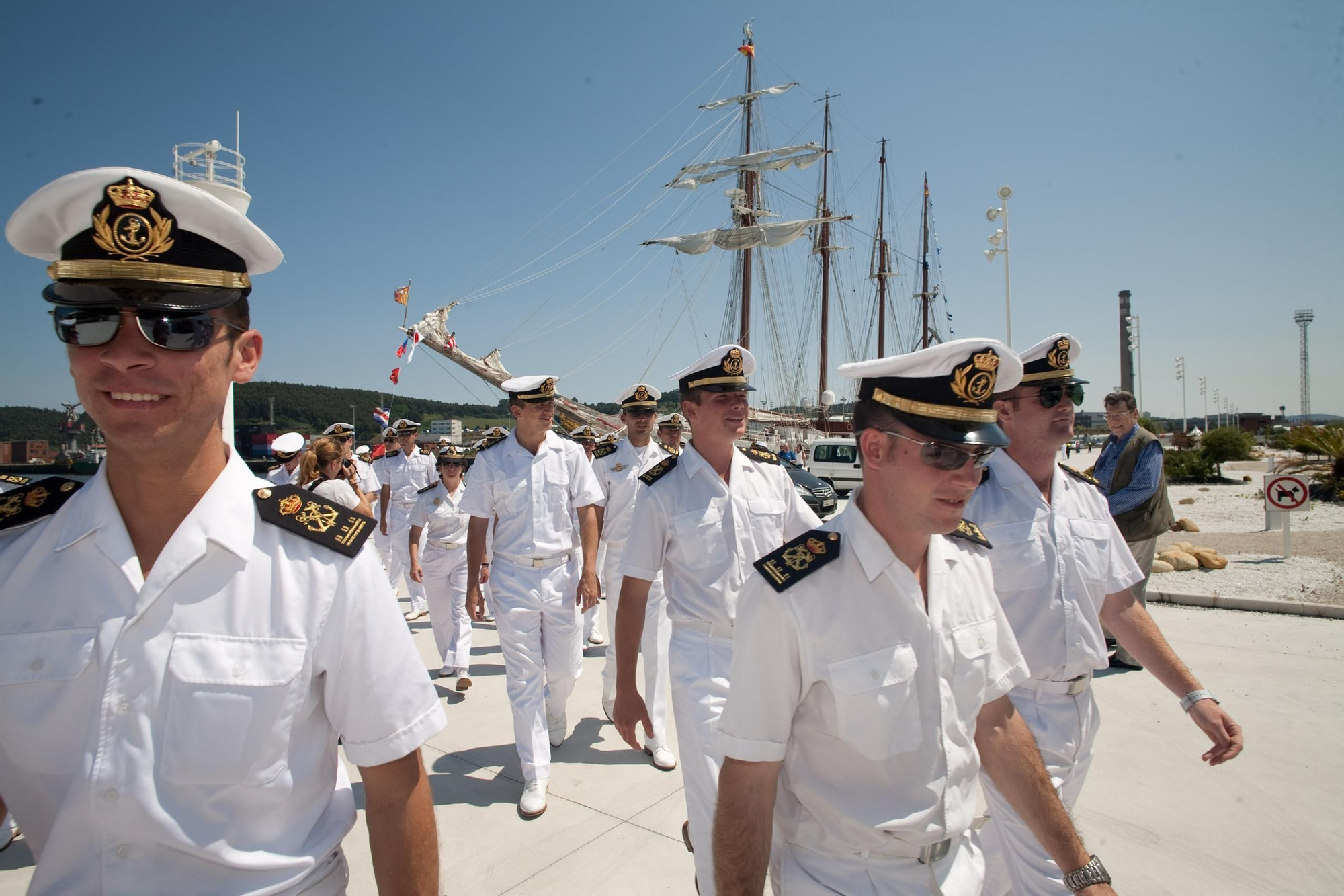 En imágenes: Así fue la última visita del Juan Sebastián Elcano a Asturias, en 2013 y a Avilés