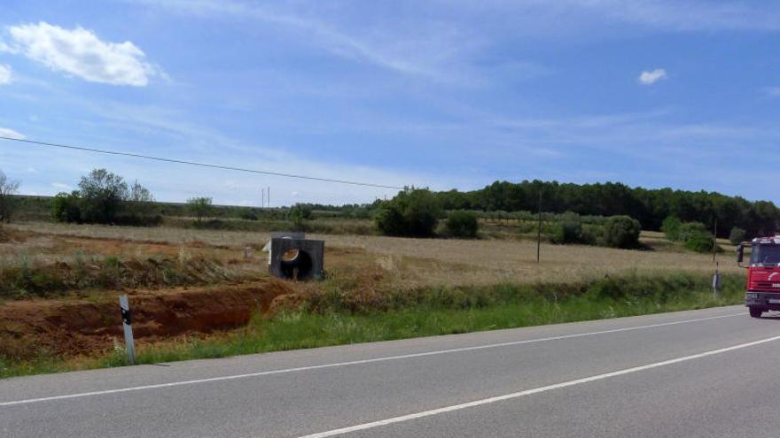 Tubs en un lateral de la carretera on van començar a treballar a finals de l&#039;any passat