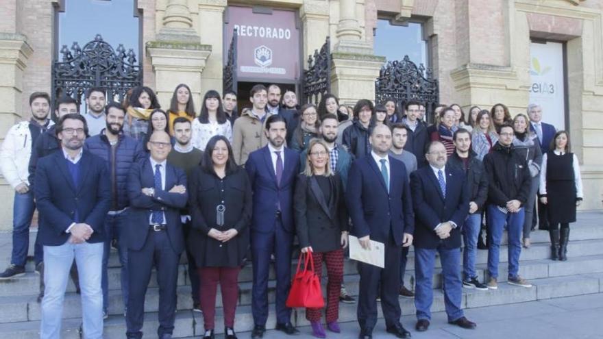 33 jóvenes universitarios buscan concretar su idea de negocio con el programa Explorer