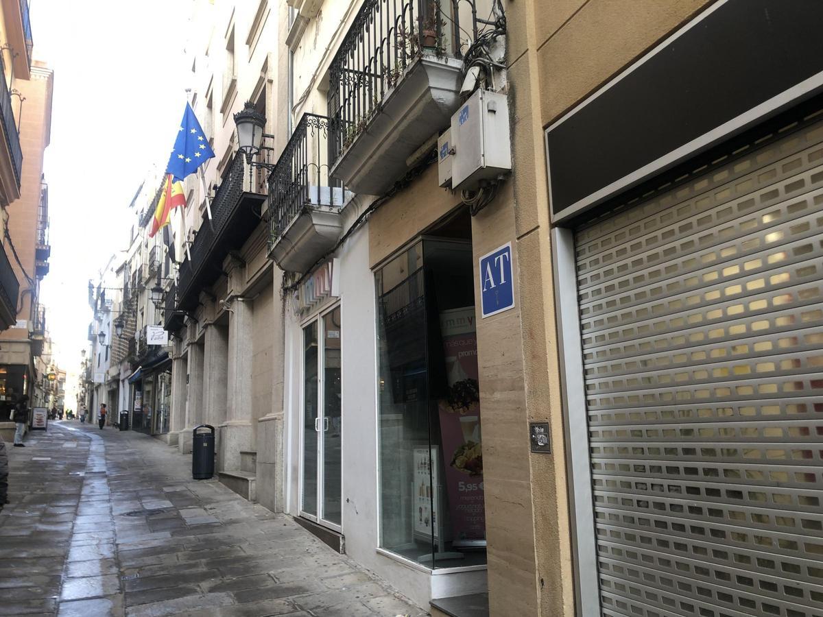 Fotogalería: Un paseo por la calle Pintores de Cáceres