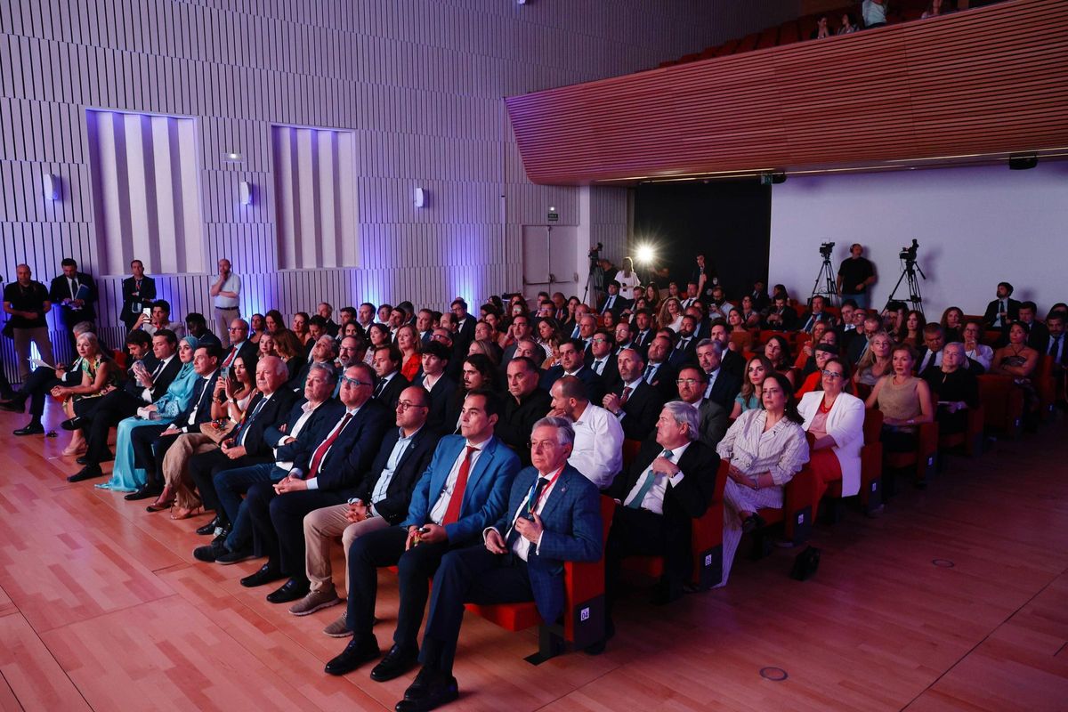 El auditorio del Palacio de Congresos de Córdoba ha acogido el acto de entrega de la segunda edición de los Premios del Mediterráneo.