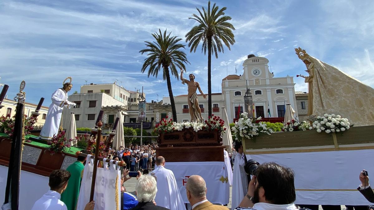 Encuentro con el Resucitado celebrado en la plaza de España de Mérida.