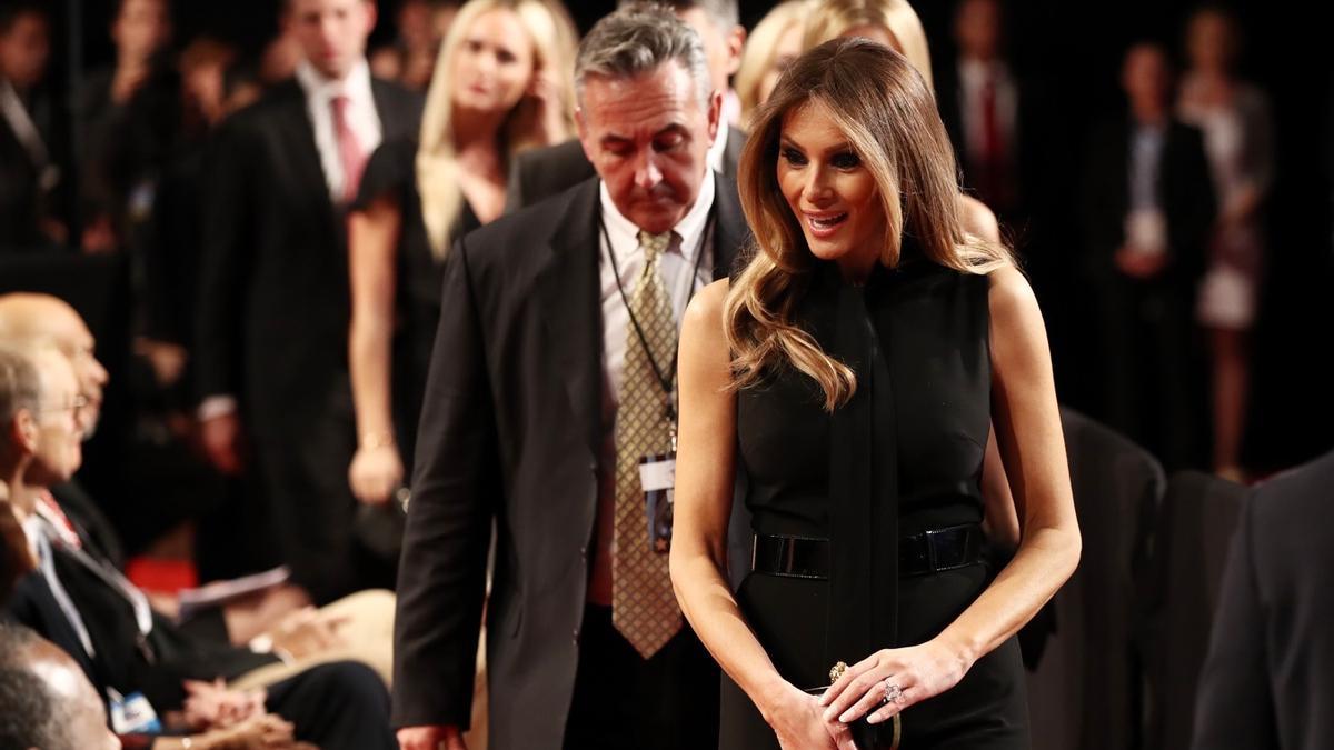 Melania Trump repite con el 'pussycat' bow