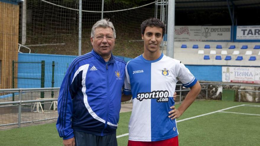 Borja Álvarez con Adolfo Pulgar, que volverá a ser su entrenador esta temporada.