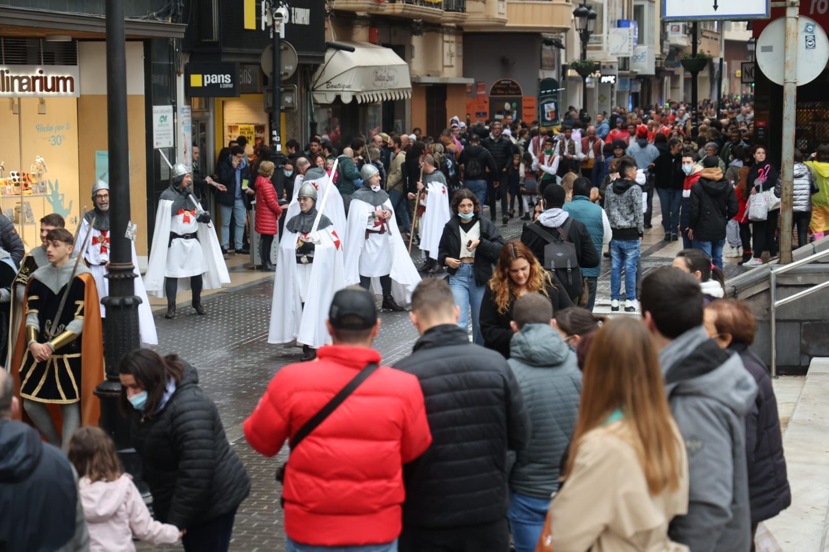IMÁGENES | Así ha sido el desfile alternativo al Pregó de los entes vinculados