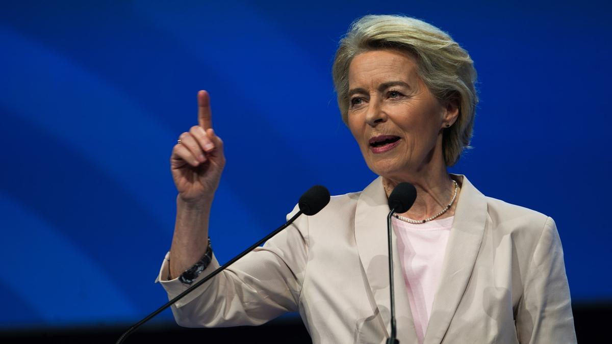 La presidenta de la Comisión Europea, Ursula Von der Leyen, interviene durante el XXVIII Congreso que el Partido Popular Europeo (PPE) celebra este martes y miércoles en València.