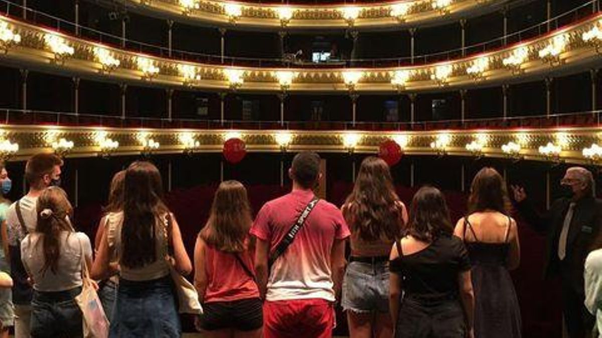 El Programa Z16 te invita a los espectáculos que tienen lugar en el Teatro Principal de Zaragoza.
