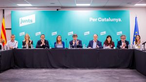 "La táctica de Junts, probablemente, provocará una moción de censura" "La táctica de Junts, probablemente, provocará una moción de censura"