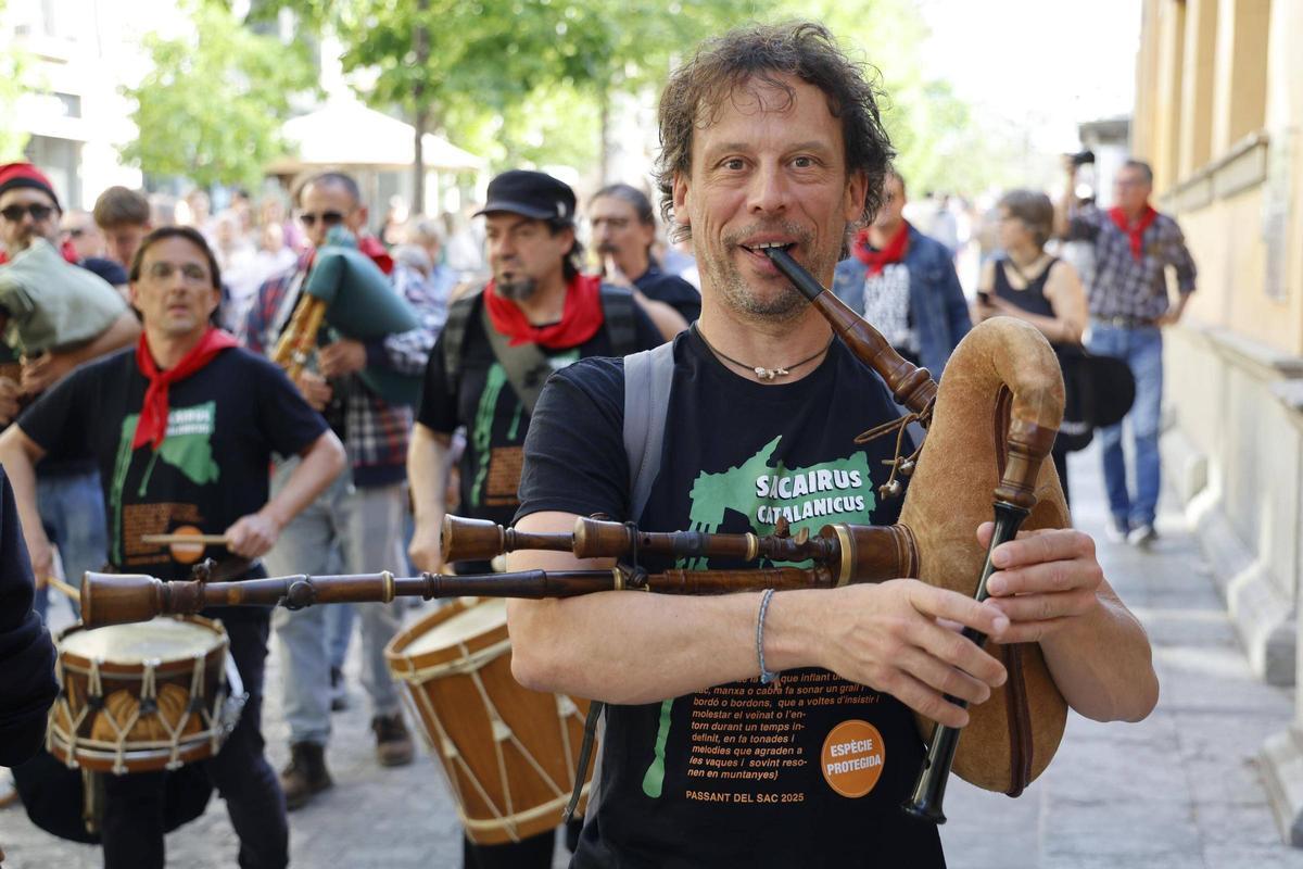 Fotos de les Festes de Primavera, amb espectacles de circ i la trobada de sacaires