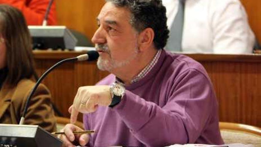 El portavoz socialista Antonio Martos deja su acta de concejal alegando motivos personales