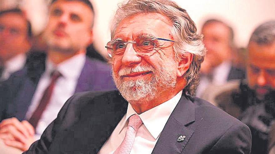 El doctor Antonio Escribano se convierte en el segundo embajador del ‘Córdoba Virgen Extra’