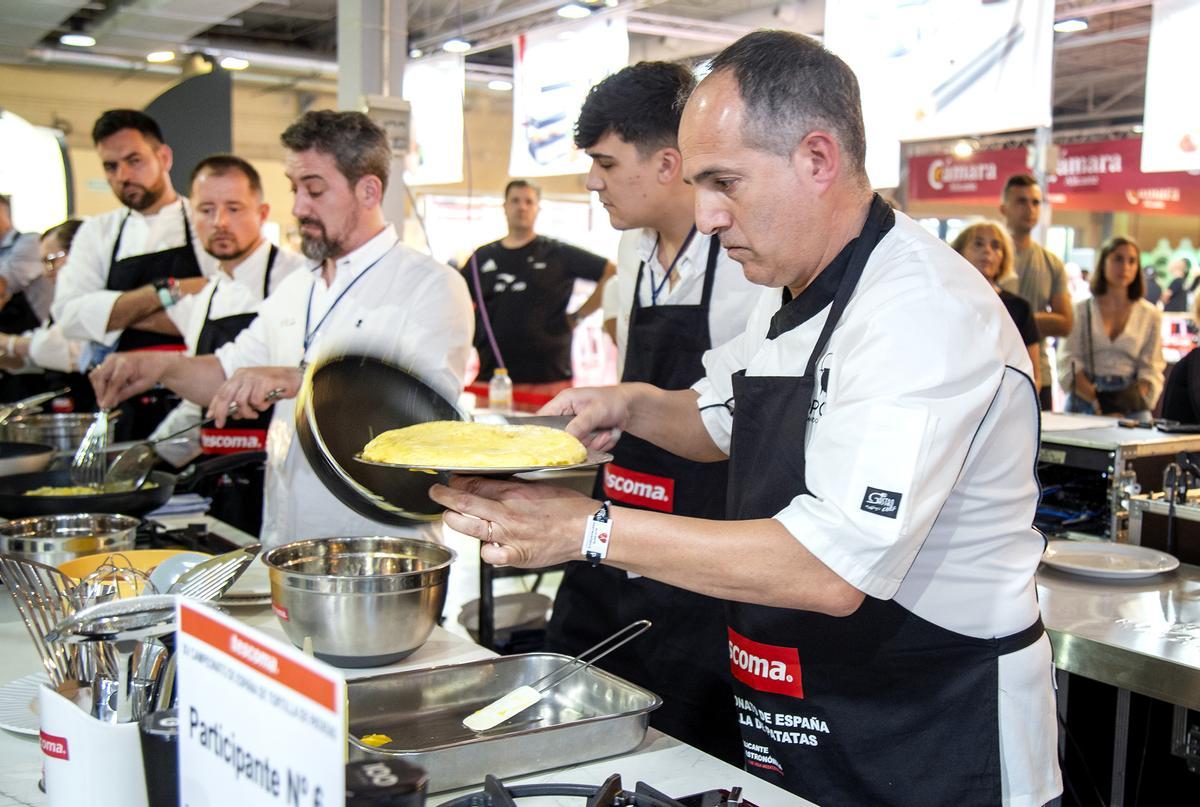 Los participantes del concurso de mejor tortilla de España 2022.