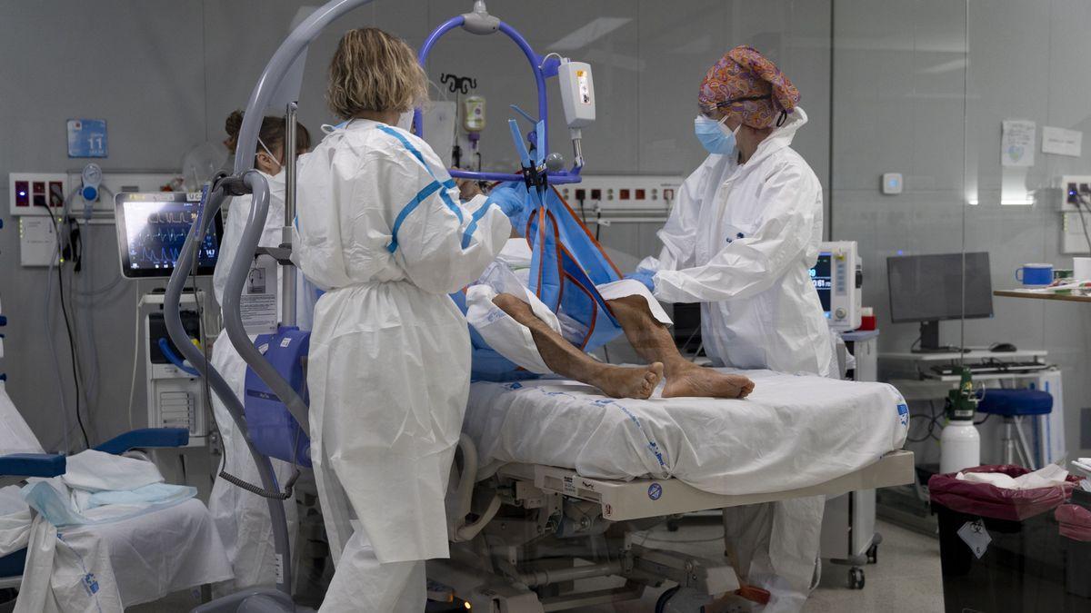 Atención hospitalaria a un paciente covid.