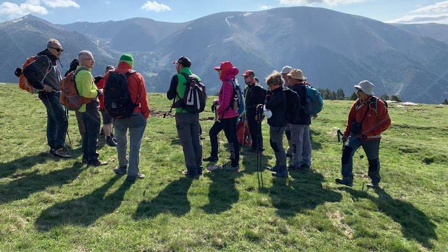 Un grup de senderisme en una excursió per la Cerdanya